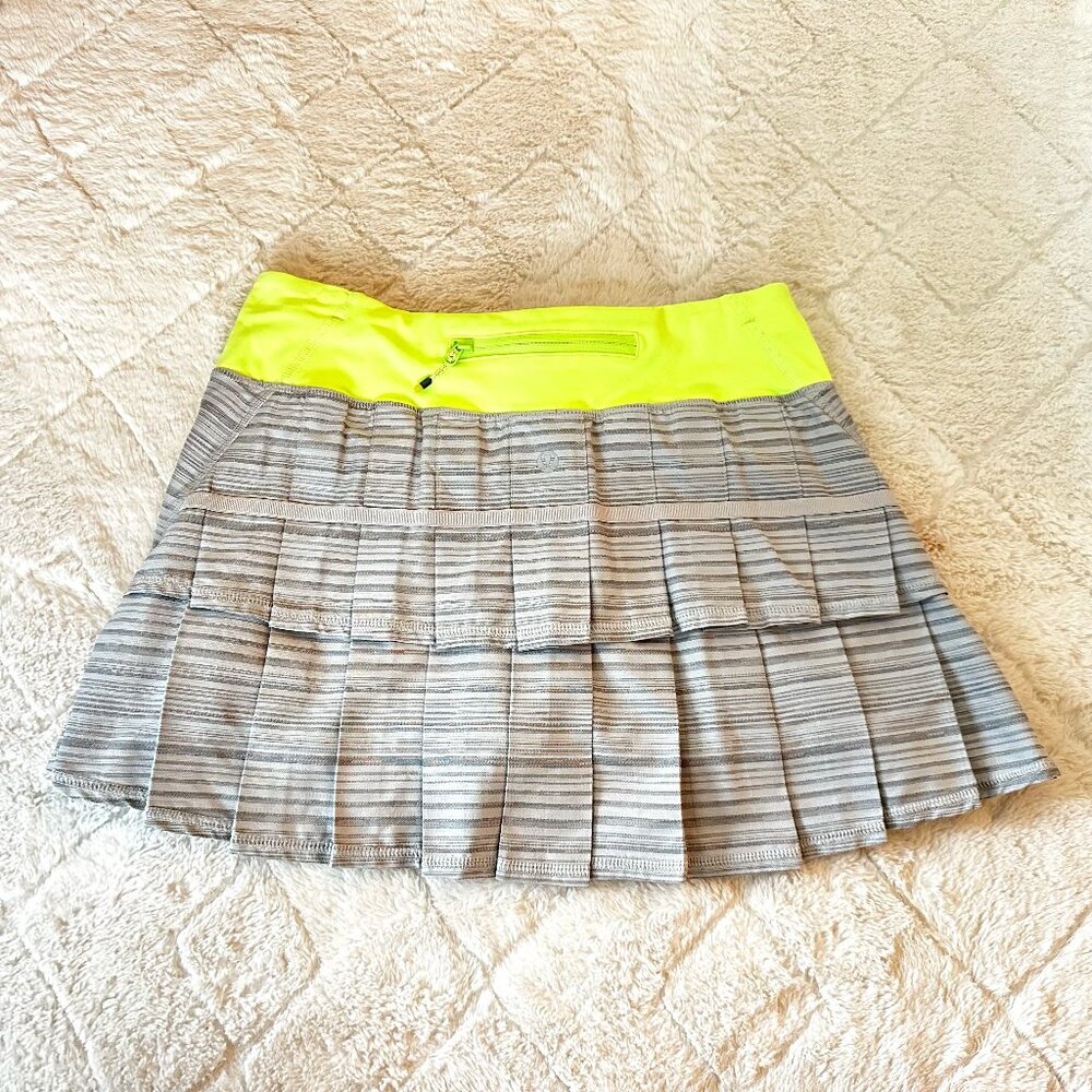 EUC Lulelemon Athletica Skorts 🍋